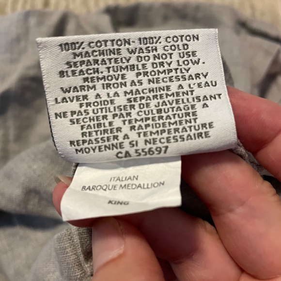 Restoration Hardware Italian Baroque Medallion king duvet and two shams - Picture 5 of 5